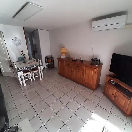 Pavillon Avec Piscine, Climatisation Et Parking - Fr-1-781-87 *